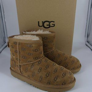 Ugg Kid's Classic Mini Embossed Logo Chestnut Size USA 4, worn once